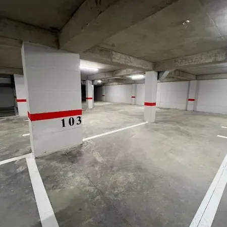 One Bedroom With Parking Near Hilton Apartman Szkopje