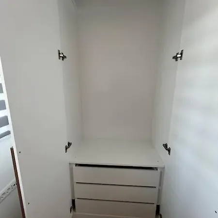 One Bedroom With Parking Near Hilton Apartman *