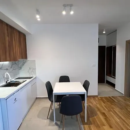 One Bedroom With Parking Near Hilton Apartman *