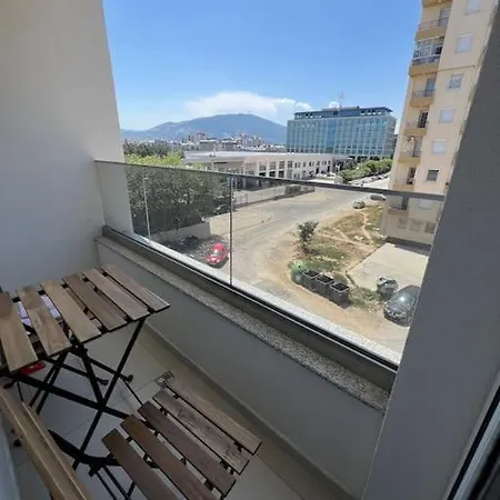 One Bedroom With Parking Near Hilton