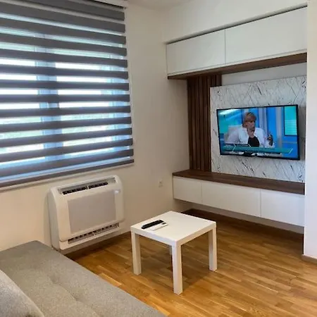 One Bedroom With Parking Near Hilton * Szkopje