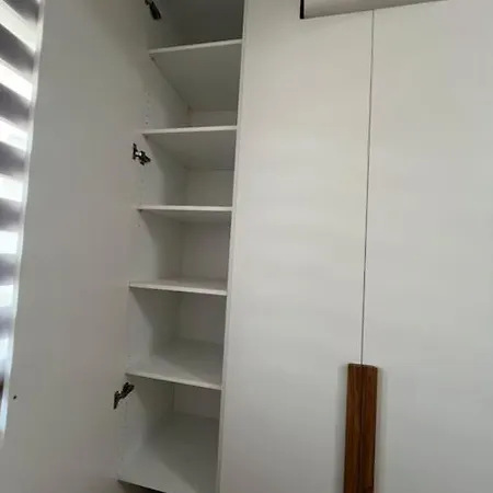 One Bedroom With Parking Near Hilton Apartman