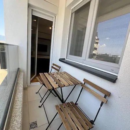 One Bedroom With Parking Near Hilton *