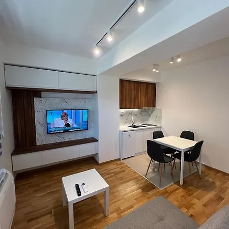 One Bedroom With Parking Near Hilton Apartman Szkopje